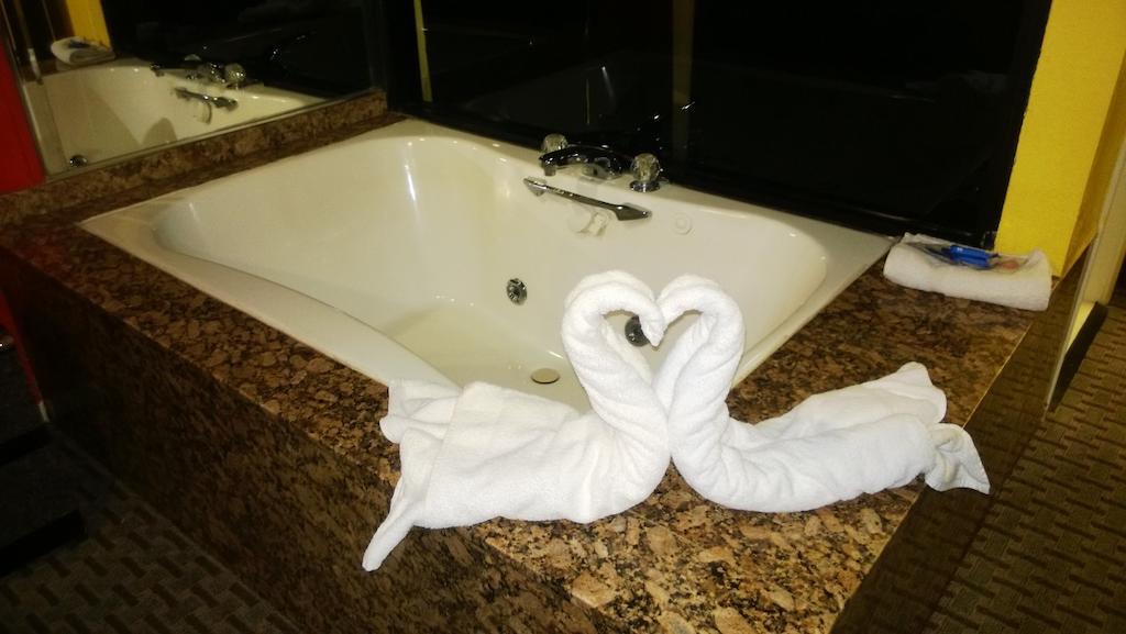 Luxury Inn Channelview Dış mekan fotoğraf
